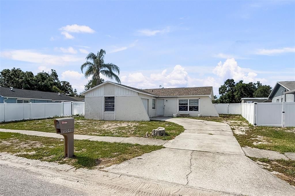 For Sale: $310,000 (3 beds, 2 baths, 1392 Square Feet)