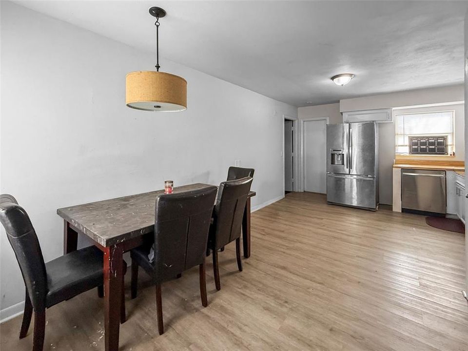 For Sale: $310,000 (3 beds, 2 baths, 1392 Square Feet)