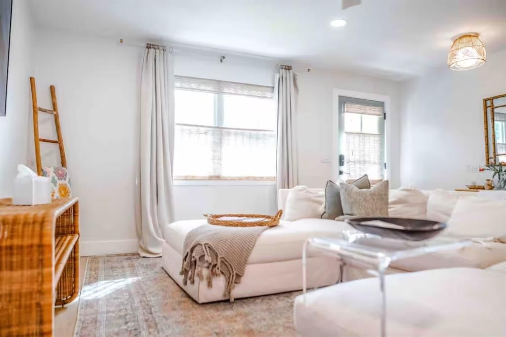 For Rent: $3,600 (3 beds, 2 baths, 1347 Square Feet)