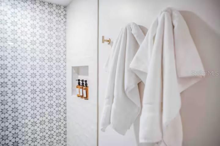 For Rent: $3,600 (3 beds, 2 baths, 1347 Square Feet)