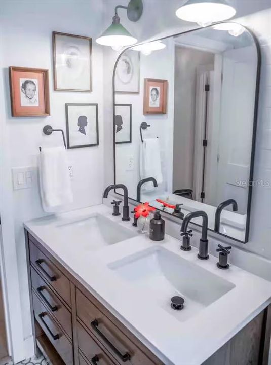 For Rent: $3,600 (3 beds, 2 baths, 1347 Square Feet)