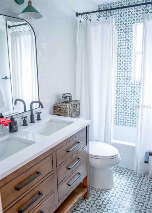 For Rent: $3,600 (3 beds, 2 baths, 1347 Square Feet)