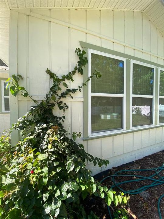 For Rent: $3,600 (3 beds, 2 baths, 1347 Square Feet)