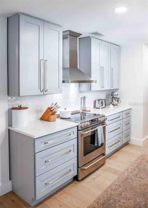 For Rent: $3,600 (3 beds, 2 baths, 1347 Square Feet)