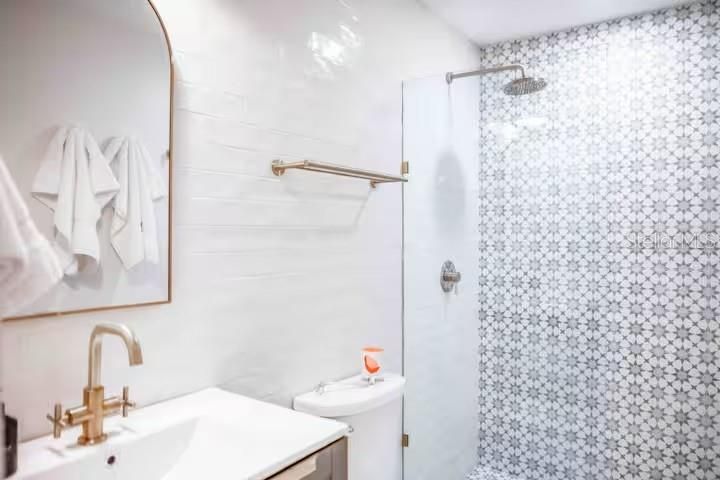 For Rent: $3,600 (3 beds, 2 baths, 1347 Square Feet)