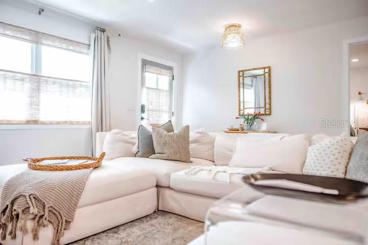 For Rent: $3,600 (3 beds, 2 baths, 1347 Square Feet)