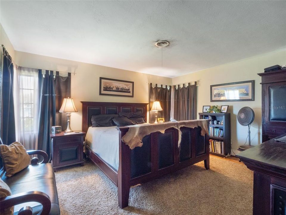 Active With Contract: $995,000 (2 beds, 3 baths, 1512 Square Feet)