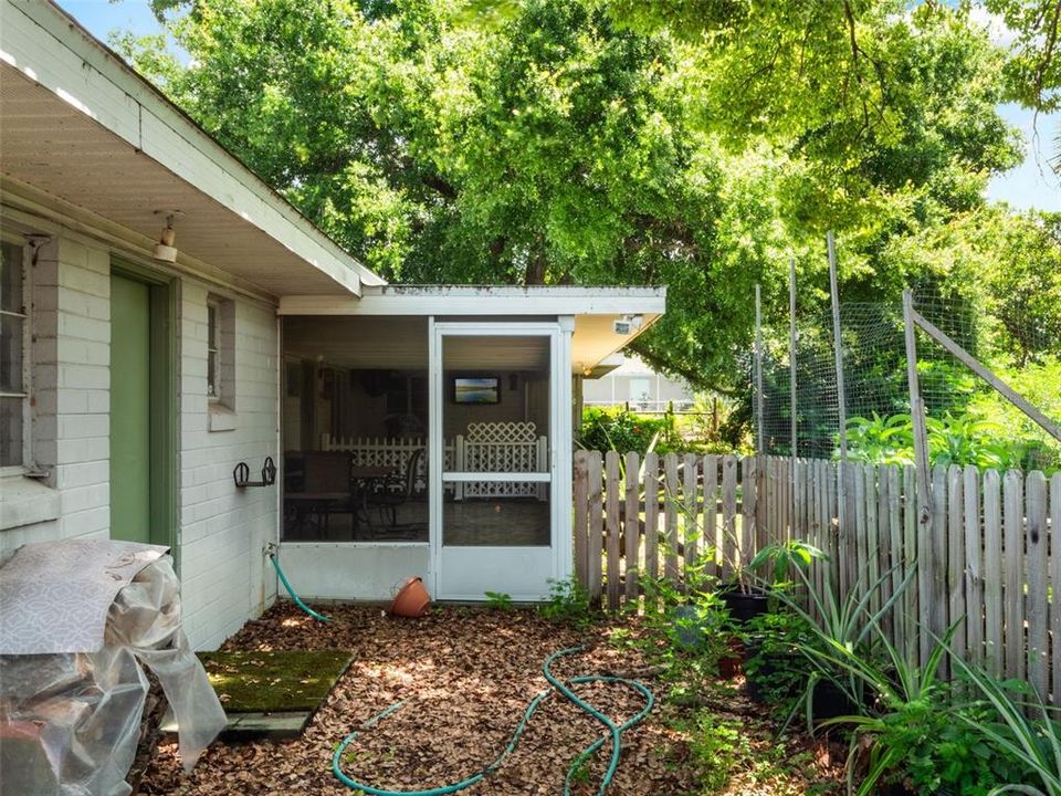 Active With Contract: $995,000 (2 beds, 3 baths, 1512 Square Feet)