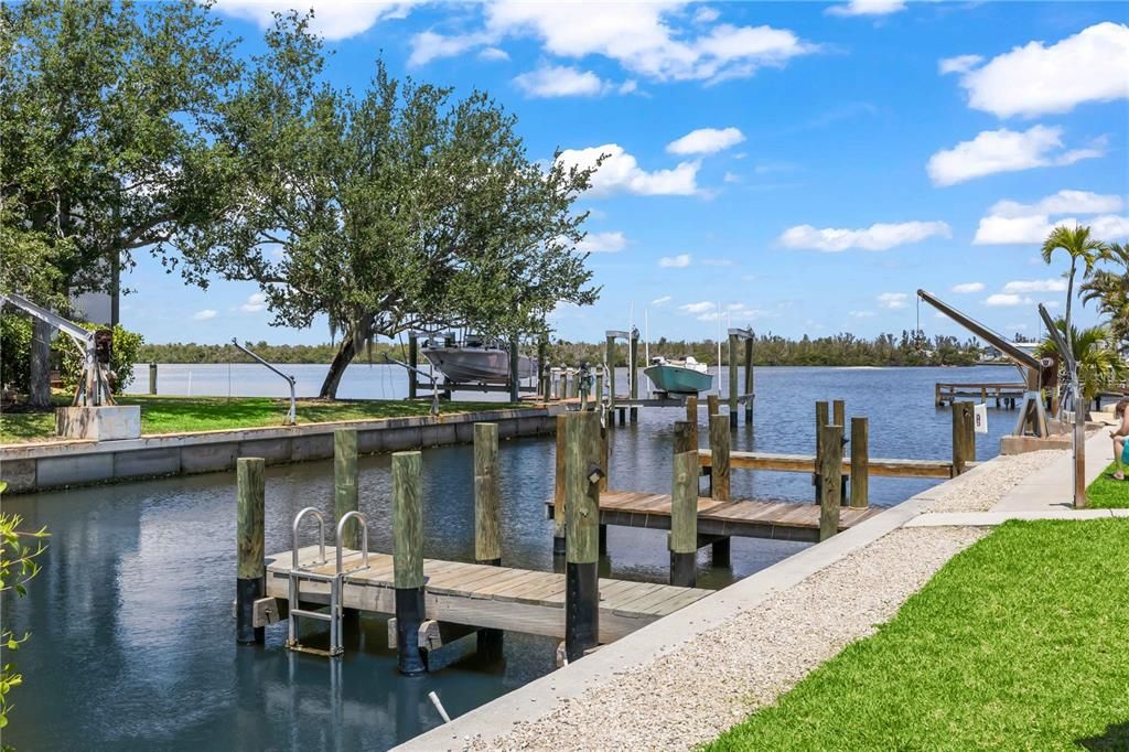 На продажу: $3,450,000 (0 спален, 0 ванн, 7400 Квадратных фут)