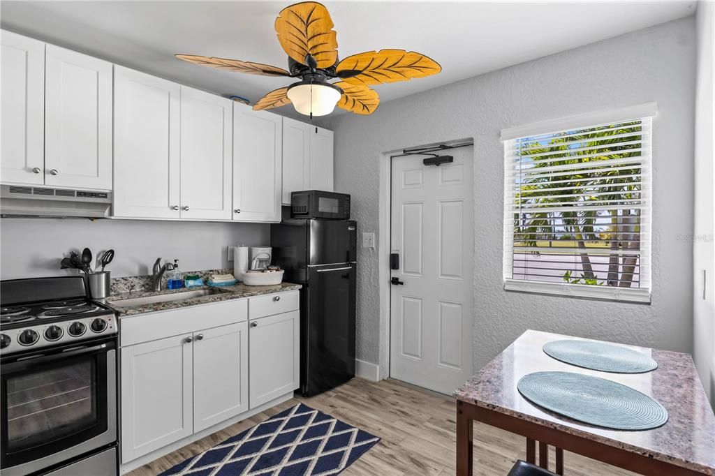 На продажу: $3,450,000 (0 спален, 0 ванн, 7400 Квадратных фут)