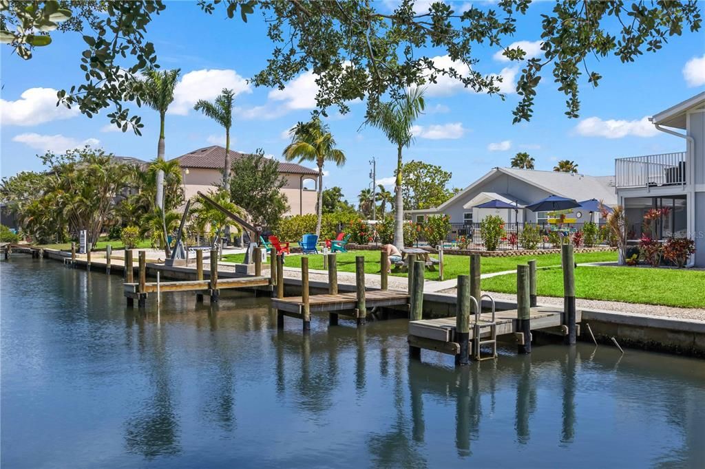 На продажу: $3,450,000 (0 спален, 0 ванн, 7400 Квадратных фут)