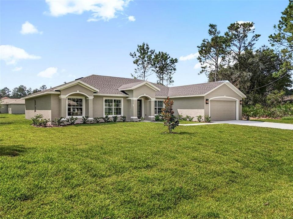 合同活跃: $419,900 (3 贝兹, 2 浴室, 2208 平方英尺)