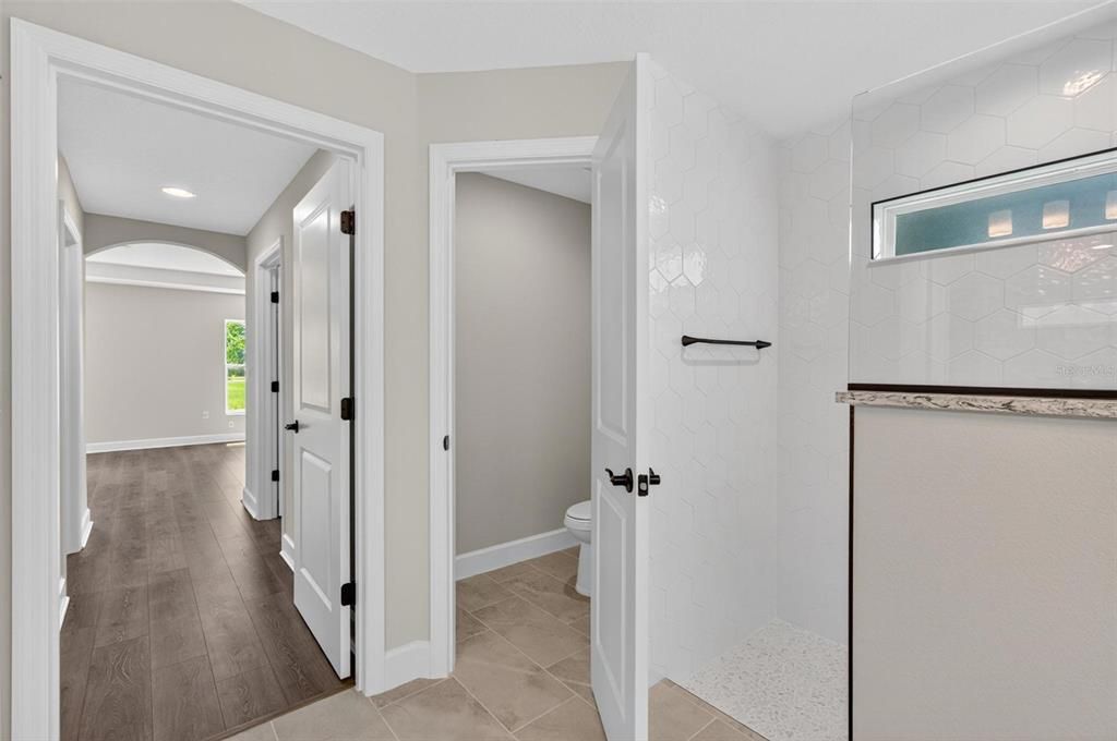 合同活跃: $419,900 (3 贝兹, 2 浴室, 2208 平方英尺)