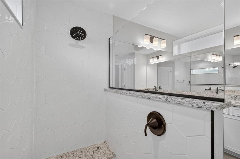 合同活跃: $419,900 (3 贝兹, 2 浴室, 2208 平方英尺)