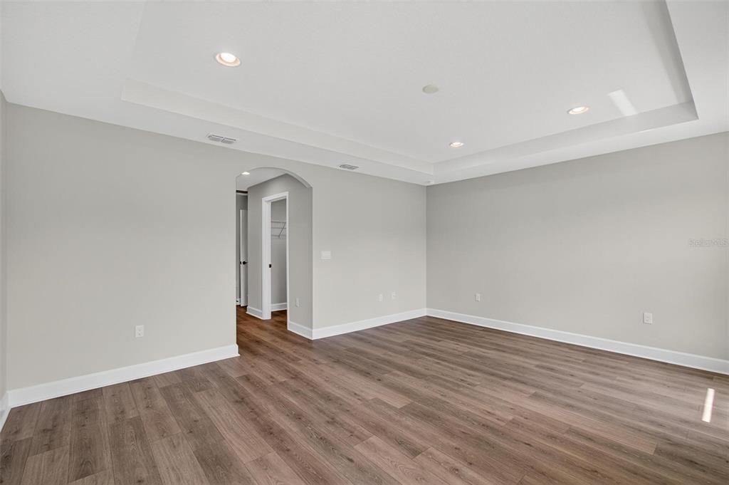 合同活跃: $419,900 (3 贝兹, 2 浴室, 2208 平方英尺)