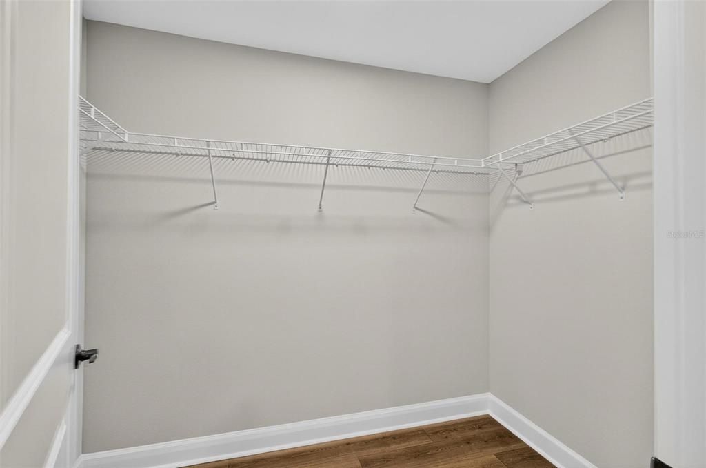 合同活跃: $419,900 (3 贝兹, 2 浴室, 2208 平方英尺)