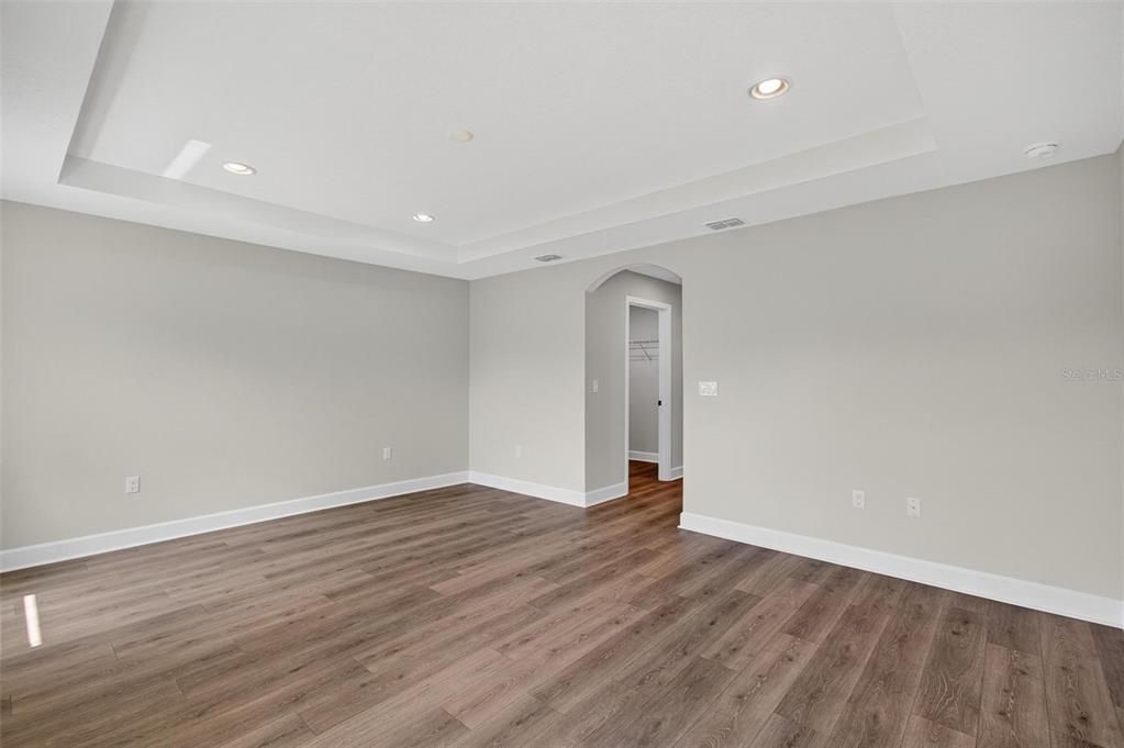 合同活跃: $419,900 (3 贝兹, 2 浴室, 2208 平方英尺)