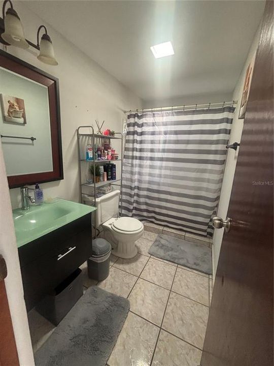 En Venta: $143,900 (3 camas, 2 baños, 932 Pies cuadrados)