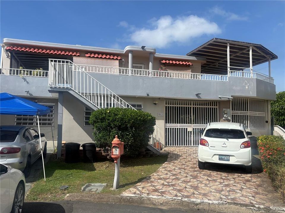 En Venta: $143,900 (3 camas, 2 baños, 932 Pies cuadrados)