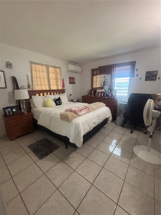 En Venta: $143,900 (3 camas, 2 baños, 932 Pies cuadrados)