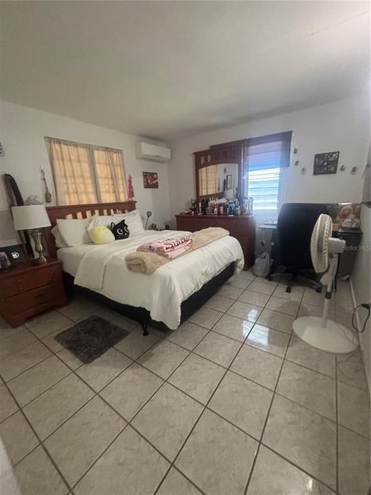 En Venta: $143,900 (3 camas, 2 baños, 932 Pies cuadrados)
