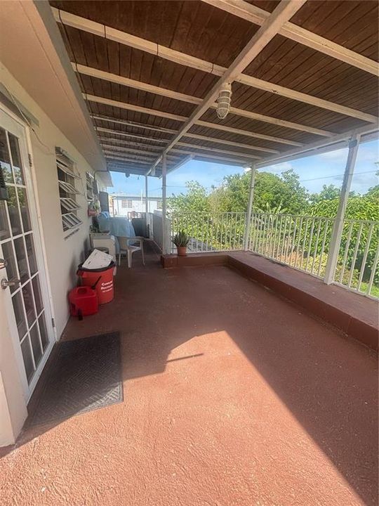 En Venta: $143,900 (3 camas, 2 baños, 932 Pies cuadrados)