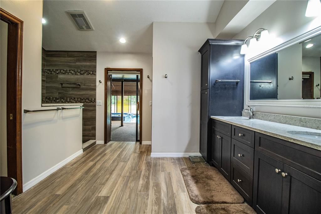 For Sale: $1,148,000 (5 beds, 2 baths, 4232 Square Feet)