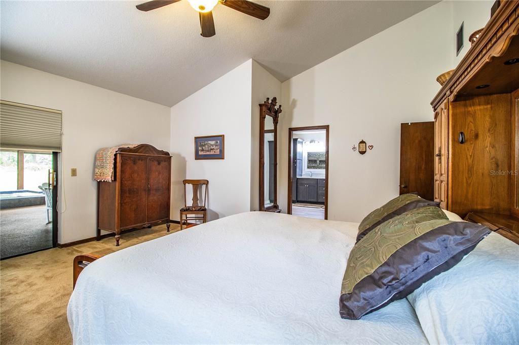 For Sale: $1,148,000 (5 beds, 2 baths, 4232 Square Feet)