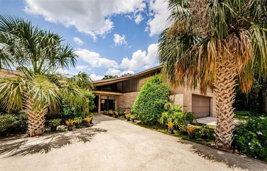 For Sale: $1,148,000 (5 beds, 2 baths, 4232 Square Feet)