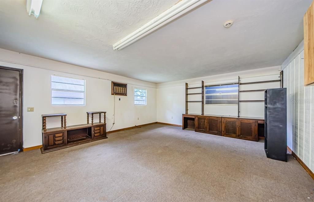 For Sale: $1,148,000 (5 beds, 2 baths, 4232 Square Feet)