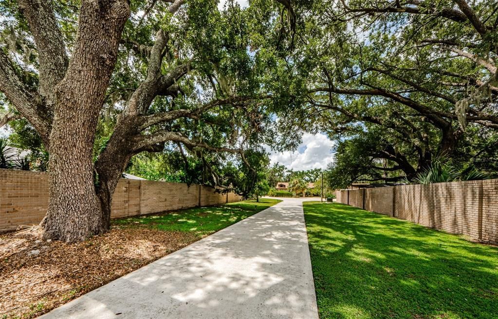 For Sale: $1,148,000 (5 beds, 2 baths, 4232 Square Feet)