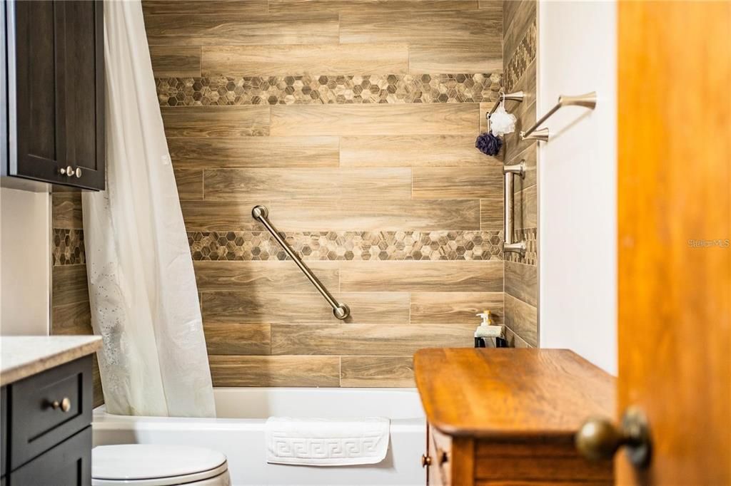 For Sale: $1,148,000 (5 beds, 2 baths, 4232 Square Feet)