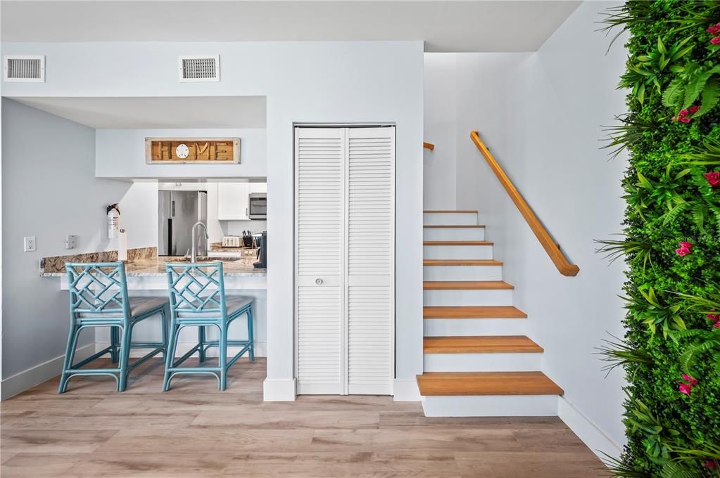 For Sale: $1,480,000 (2 beds, 2 baths, 1124 Square Feet)