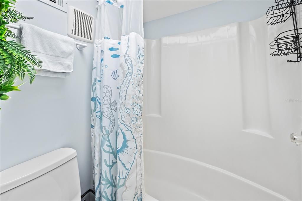 For Sale: $1,480,000 (2 beds, 2 baths, 1124 Square Feet)