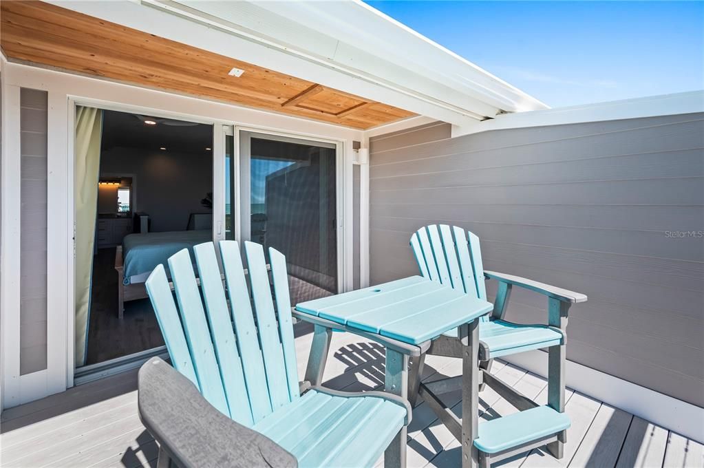 For Sale: $1,480,000 (2 beds, 2 baths, 1124 Square Feet)