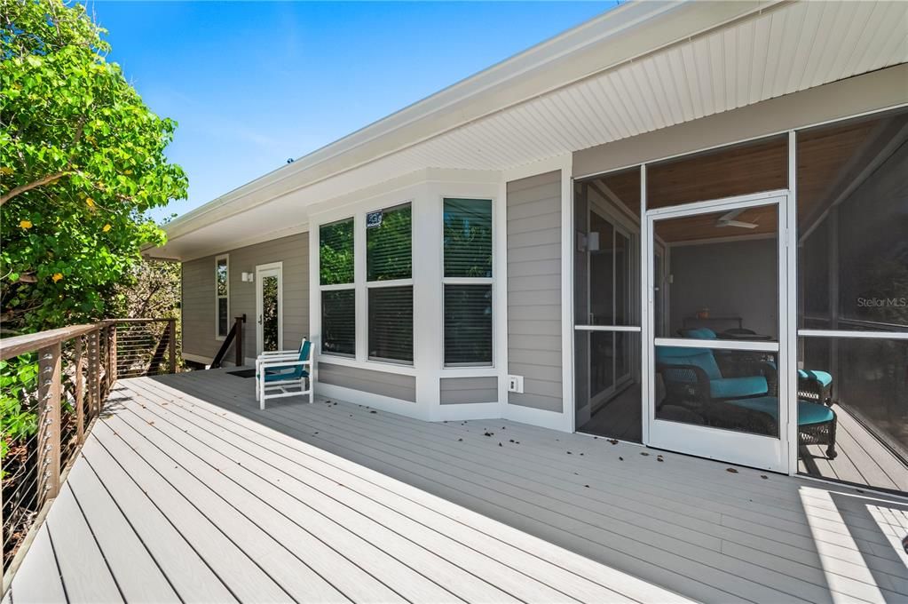 For Sale: $1,480,000 (2 beds, 2 baths, 1124 Square Feet)