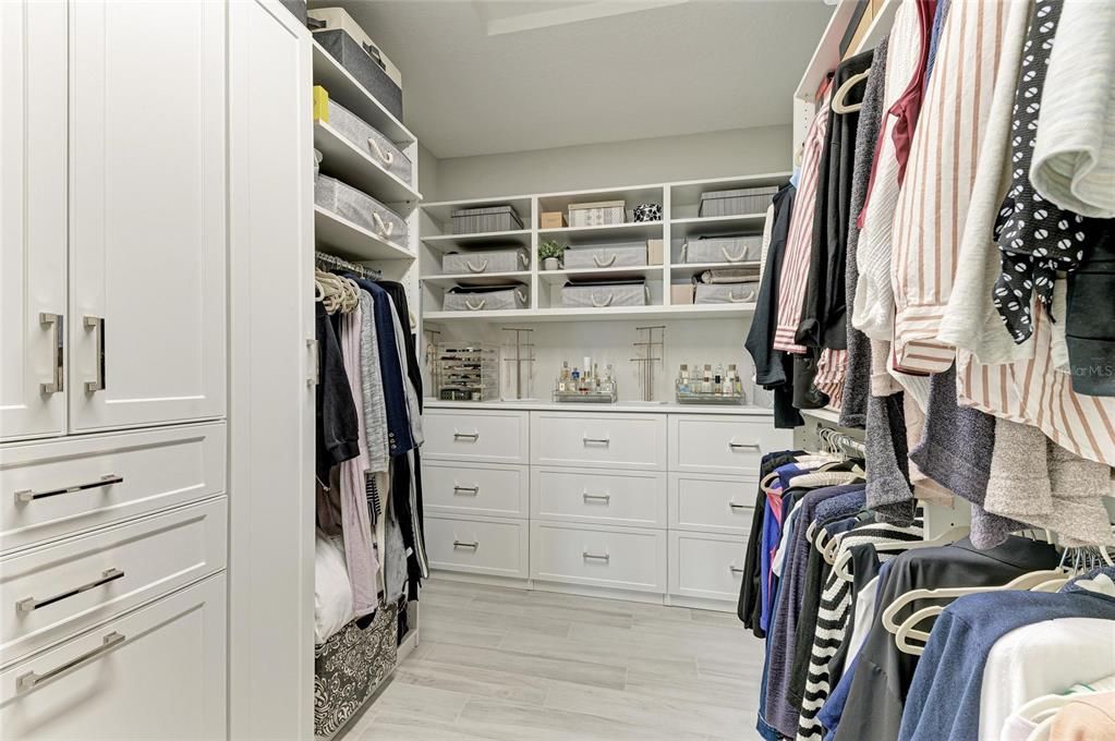 Active With Contract: $949,999 (3 beds, 2 baths, 2157 Square Feet)