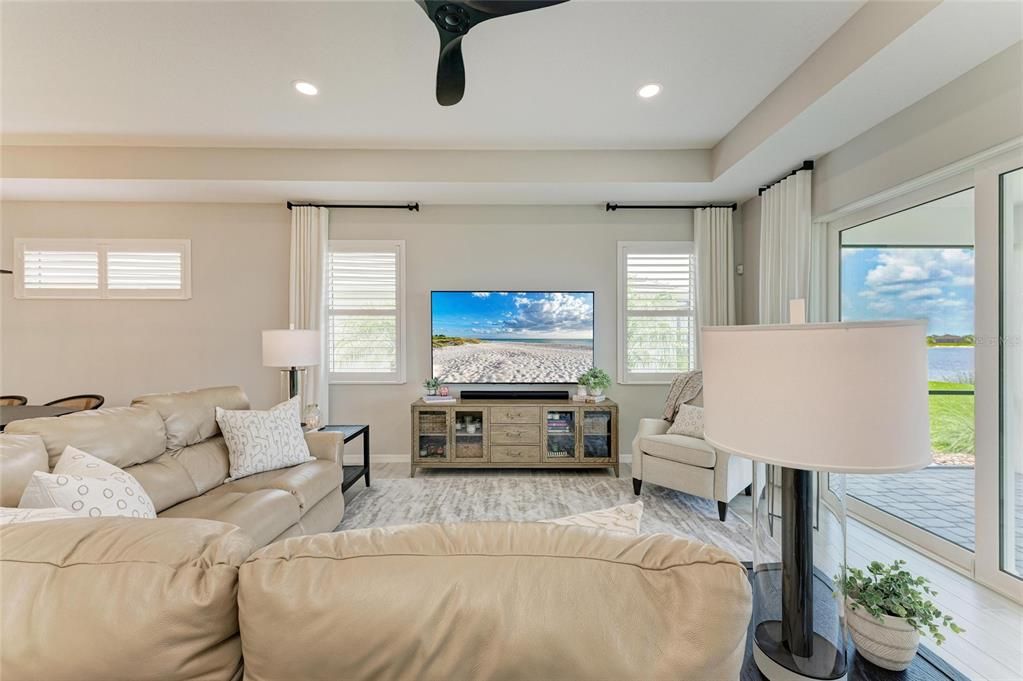 Active With Contract: $949,999 (3 beds, 2 baths, 2157 Square Feet)