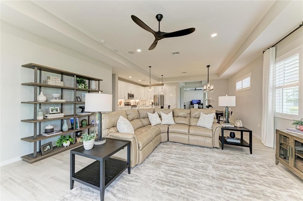 Active With Contract: $949,999 (3 beds, 2 baths, 2157 Square Feet)