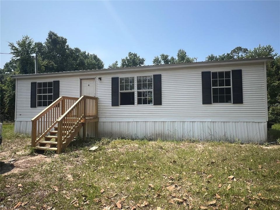 Recently Rented: $1,500 (3 beds, 2 baths, 960 Square Feet)