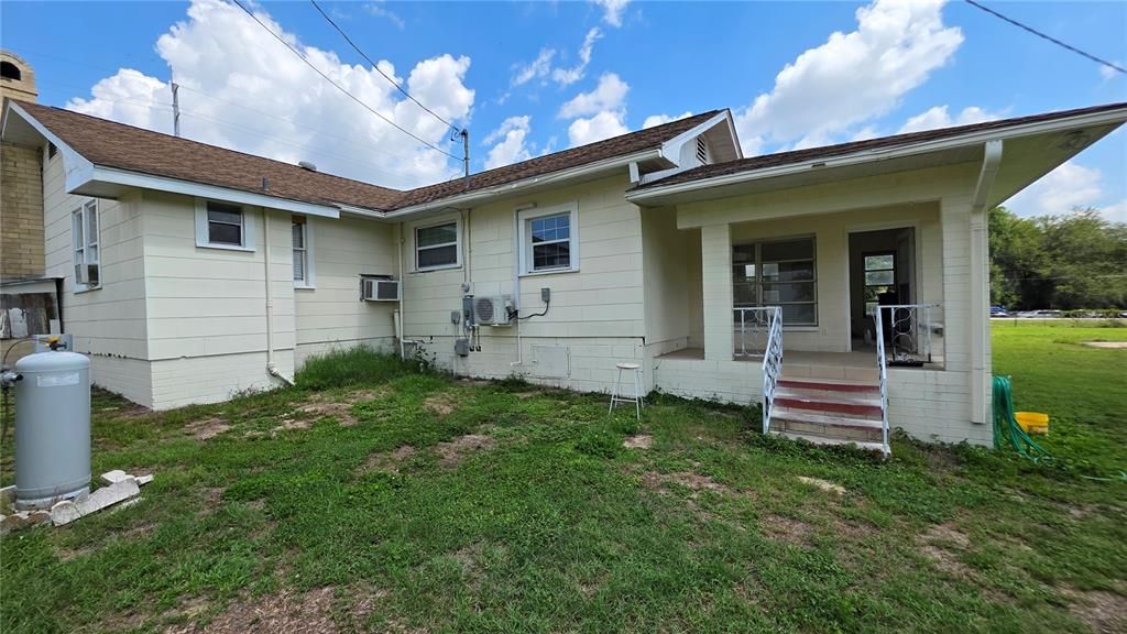 待售: $870,777 (4 贝兹, 1 浴室, 1740 平方英尺)