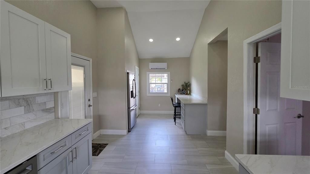 待售: $870,777 (4 贝兹, 1 浴室, 1740 平方英尺)