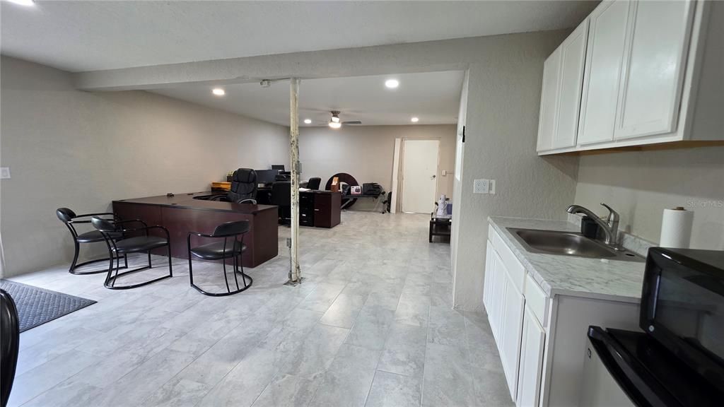 待售: $870,777 (4 贝兹, 1 浴室, 1740 平方英尺)