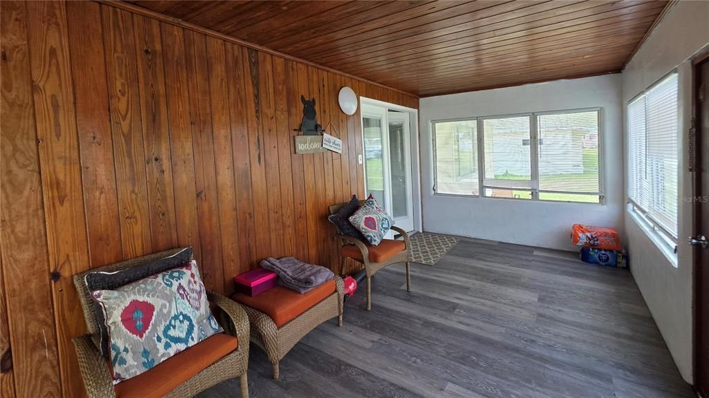 待售: $870,777 (4 贝兹, 1 浴室, 1740 平方英尺)