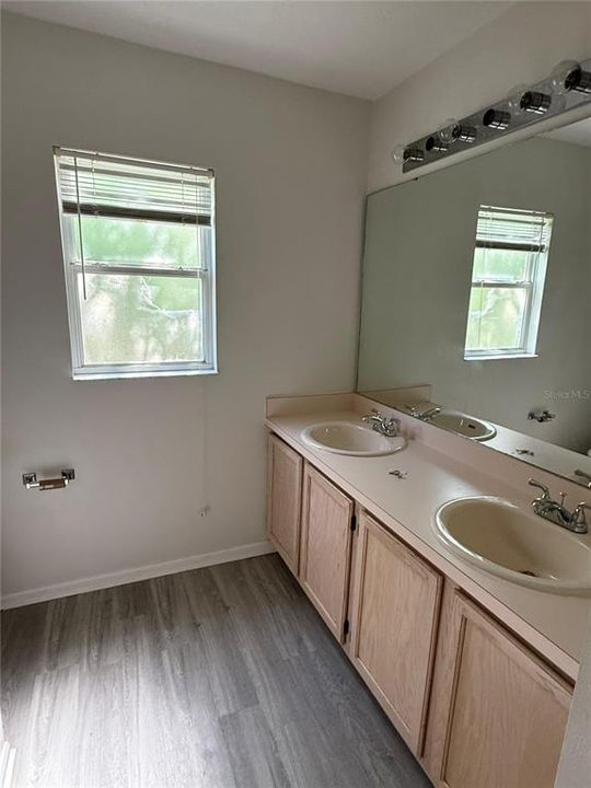 Active With Contract: $3,000 (3 beds, 2 baths, 1803 Square Feet)