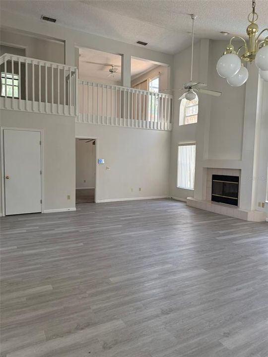 Active With Contract: $3,000 (3 beds, 2 baths, 1803 Square Feet)