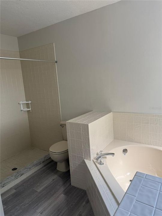 Active With Contract: $3,000 (3 beds, 2 baths, 1803 Square Feet)