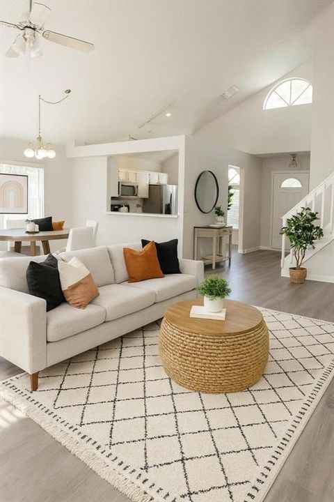 Active With Contract: $3,000 (3 beds, 2 baths, 1803 Square Feet)