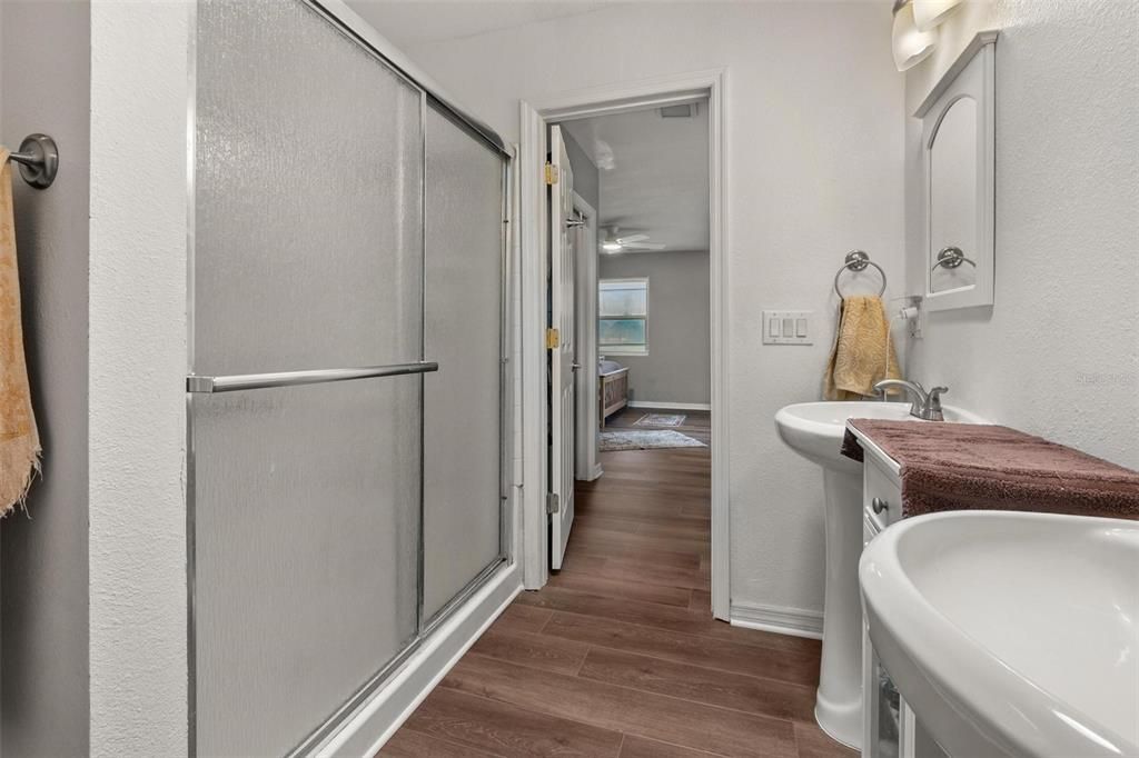 На продажу: $695,000 (3 спален, 2 ванн, 2108 Квадратных фут)