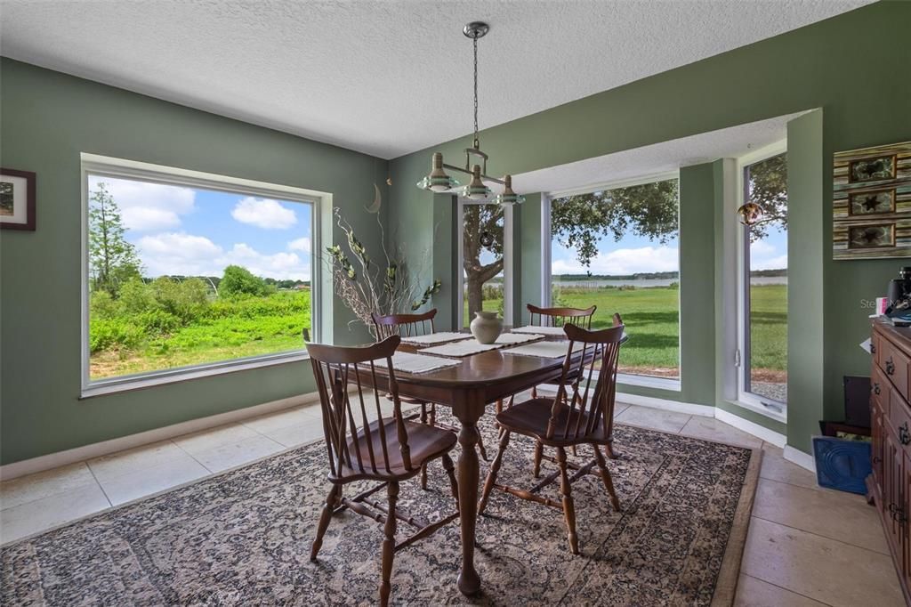 На продажу: $695,000 (3 спален, 2 ванн, 2108 Квадратных фут)